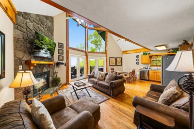 Peekin' Over Pigeon Forge