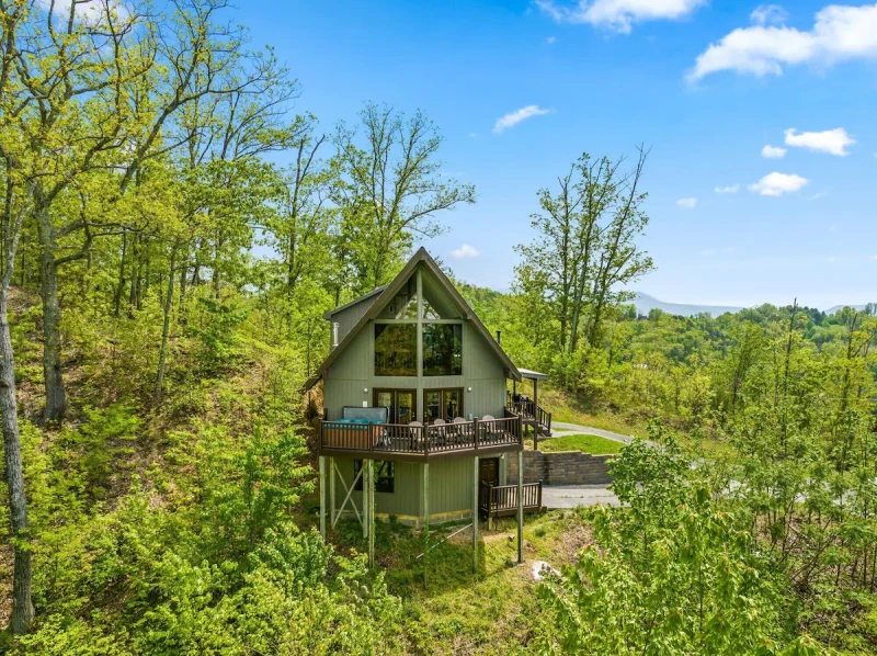 Peekin' Over Pigeon Forge
