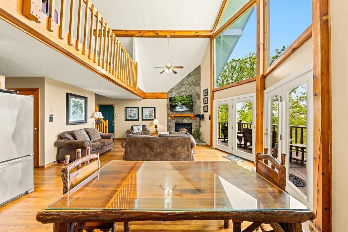 Peekin' Over Pigeon Forge