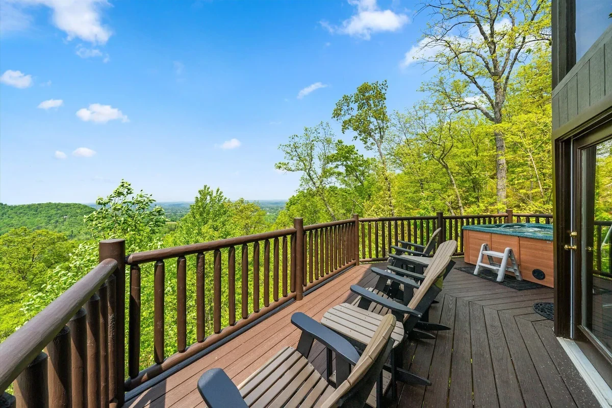 Peekin' Over Pigeon Forge