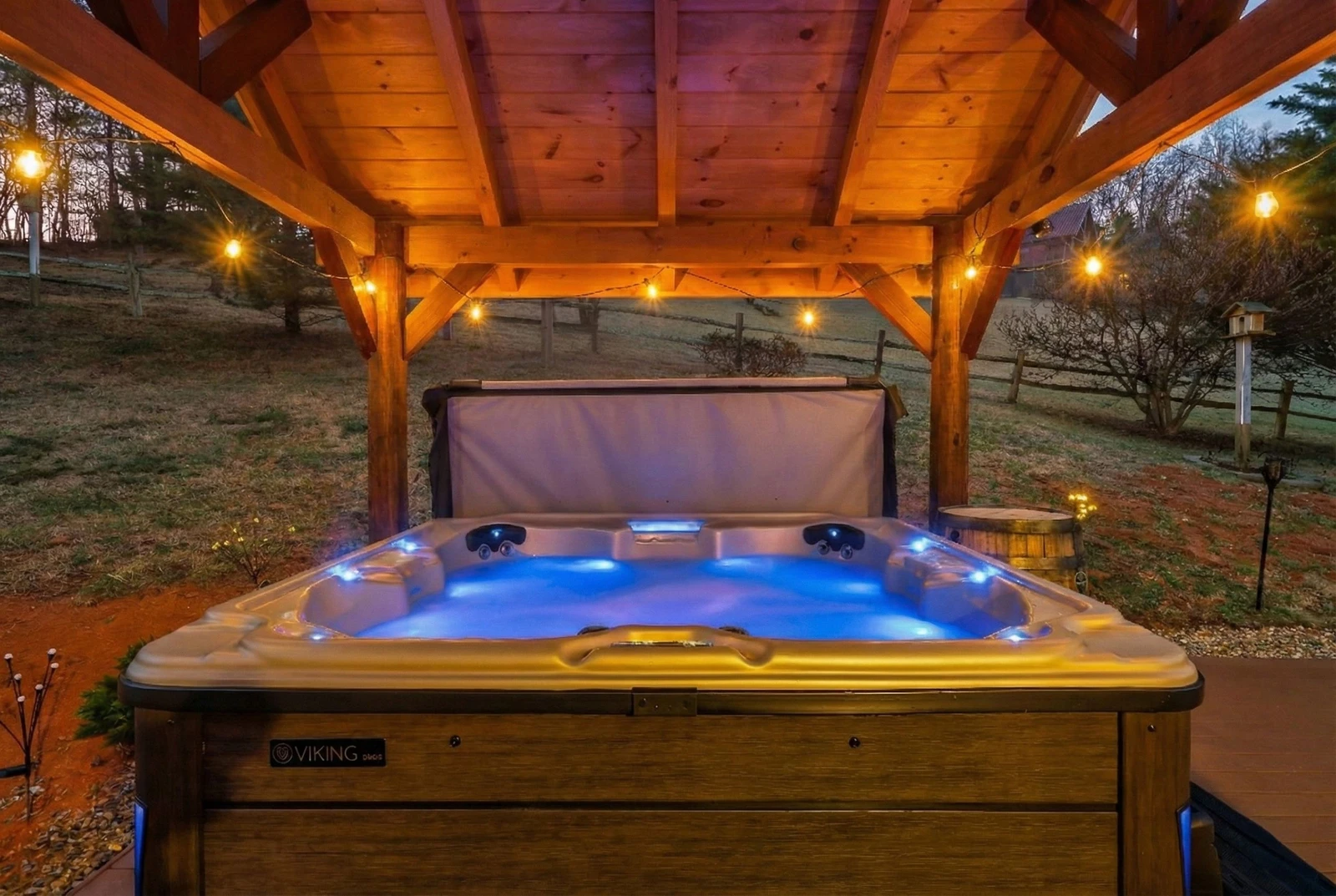 Private Hot Tub under Gazebo (with TV for ultimate relaxation)