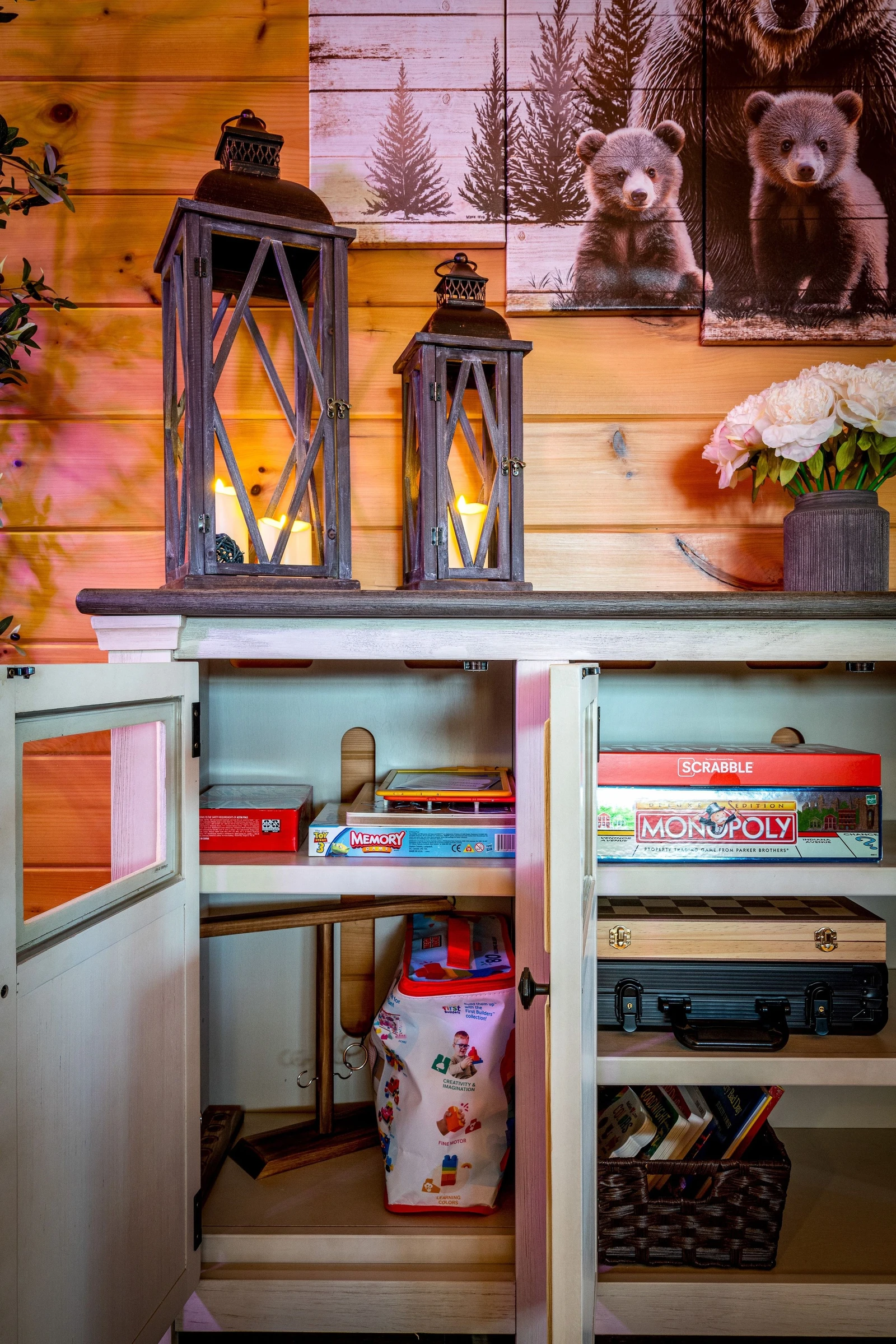 Toys, games and books to enjoy.