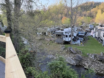 Creekside Vibes RV Site #262