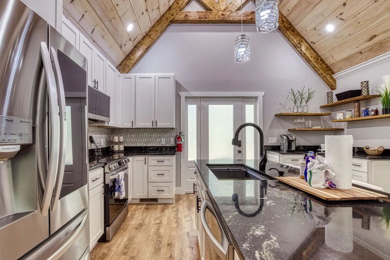 Mountain Lake Home fully furnished kitchen