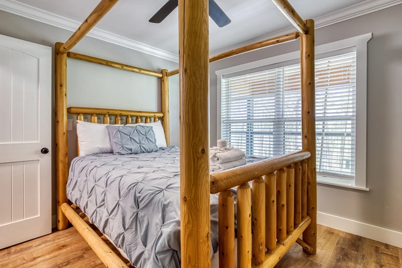 Mountain Lake Home bedroom with queen size bed