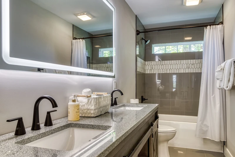 Mountain Lake Home bathroom with tub/shower combo