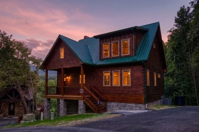 Bear Tracks Lodge