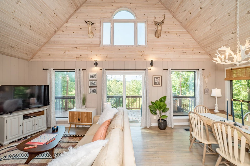 Property image, Interior, of Sunshine Cabin