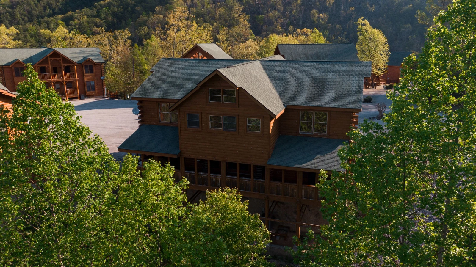 Property image, Exterior, of Black Bear Lodge