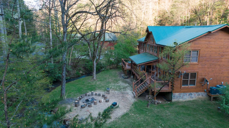 Property image, Exterior, of The Lodge at Caney Creek