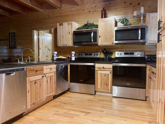 Property image, Exterior, of Rushing Water Lodge