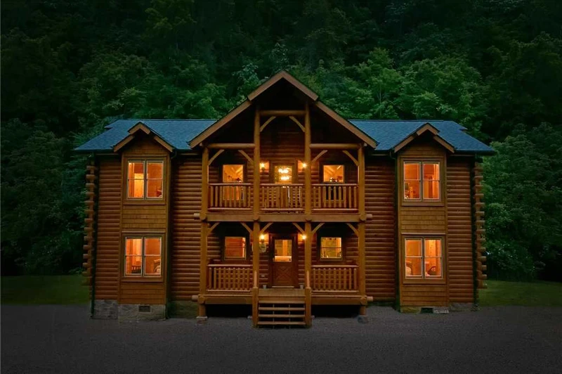 Property image, Exterior, of Rushing Water Lodge