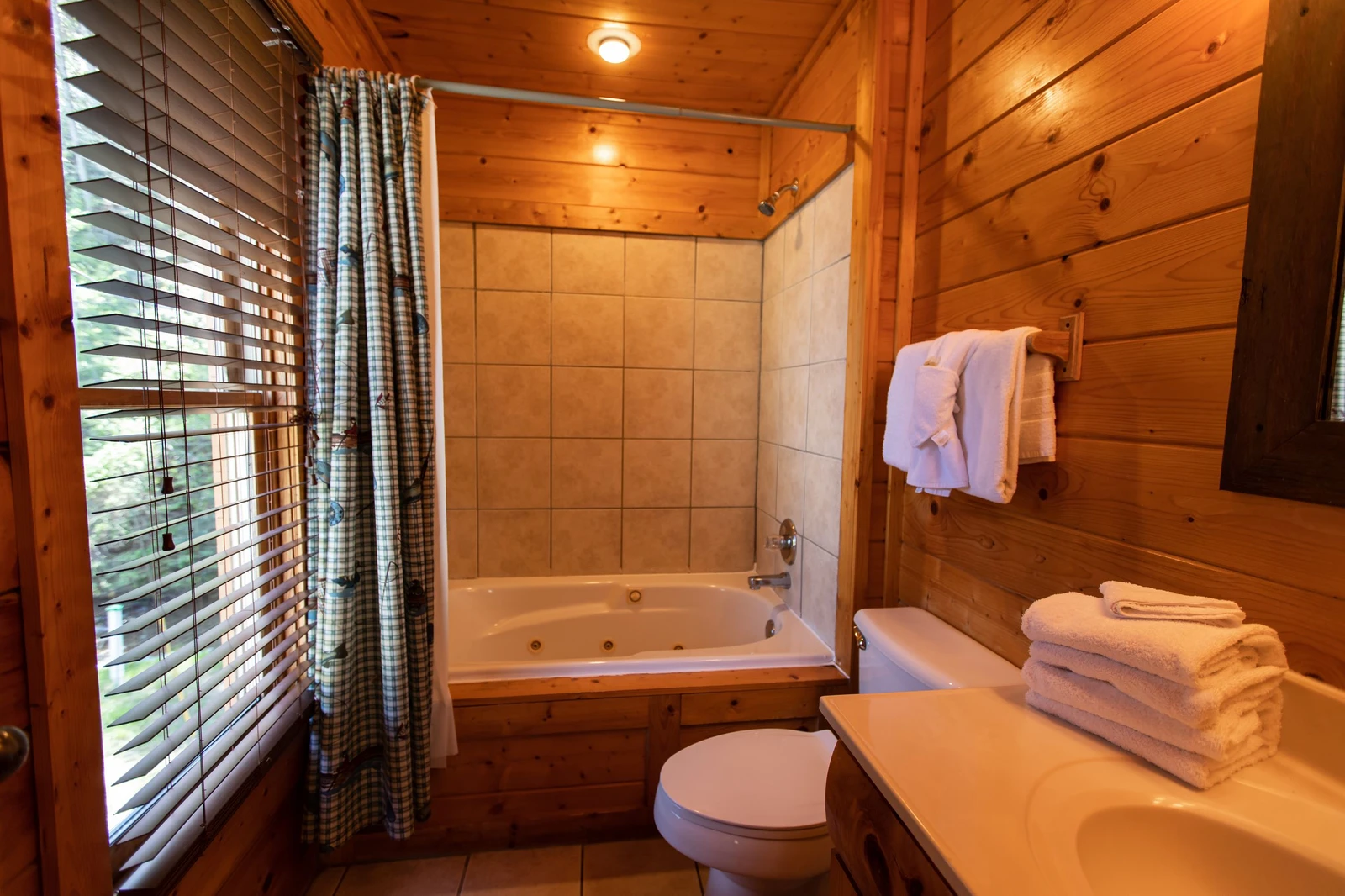 Property image, Exterior, of Rushing Water Lodge