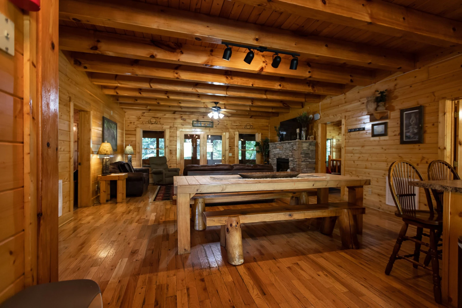 Property image, Exterior, of Rushing Water Lodge