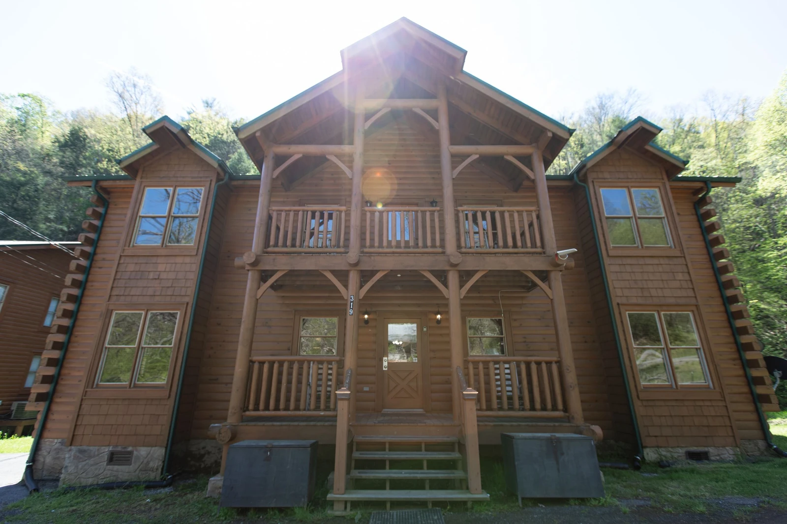 Property image, Exterior, of Rushing Water Lodge