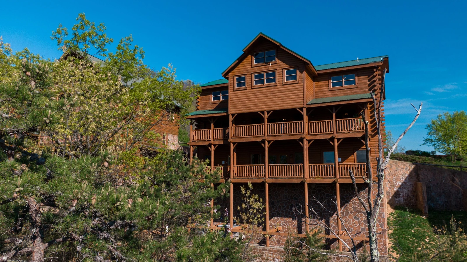 Property image, Exterior, of Sequoyah Manor