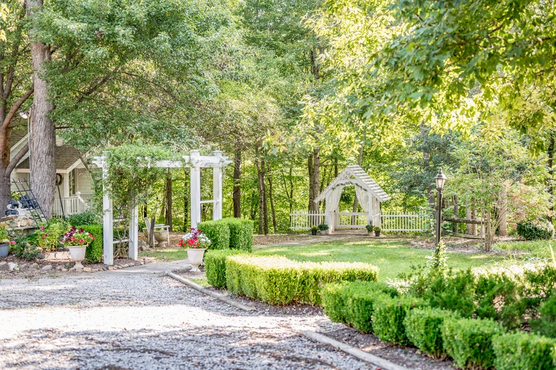 Property image, Exterior, of Bluff Mountain Inn