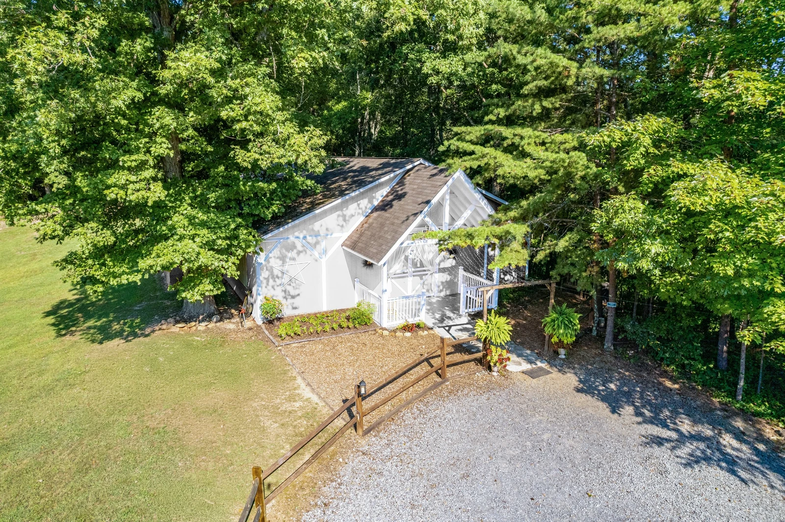 Property image, Exterior, of Bluff Mountain Inn