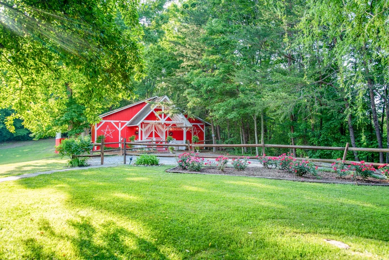 Property image, Exterior, of Bluff Mountain Inn