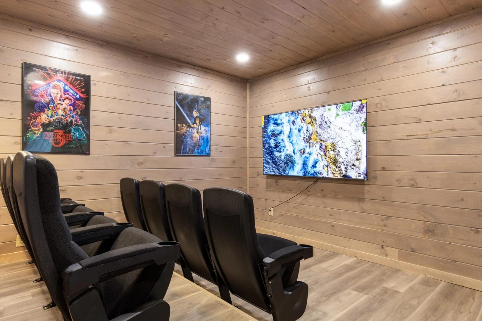 Property image, Interior, of Smoky Poolside Chalet