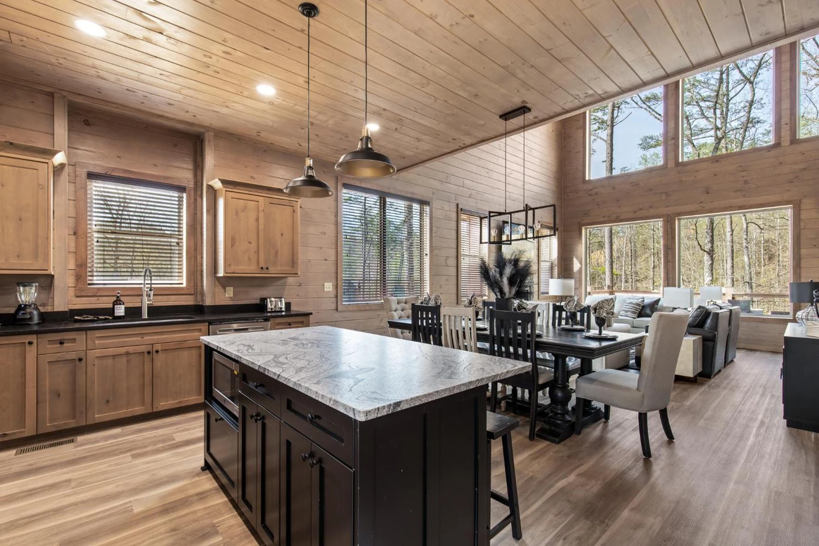 Property image, Interior, of Smoky Poolside Chalet