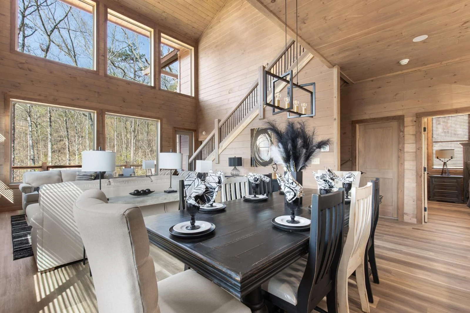 Property image, Interior, of Smoky Poolside Chalet