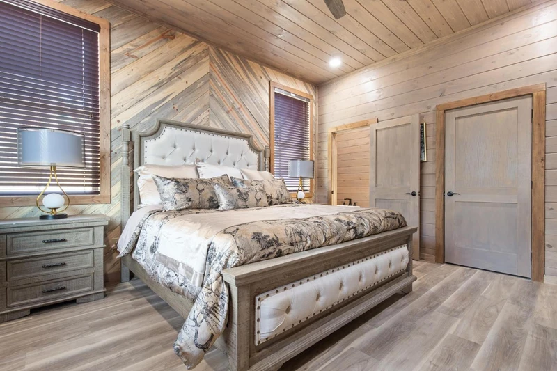 Property image, Interior, of Smoky Poolside Chalet