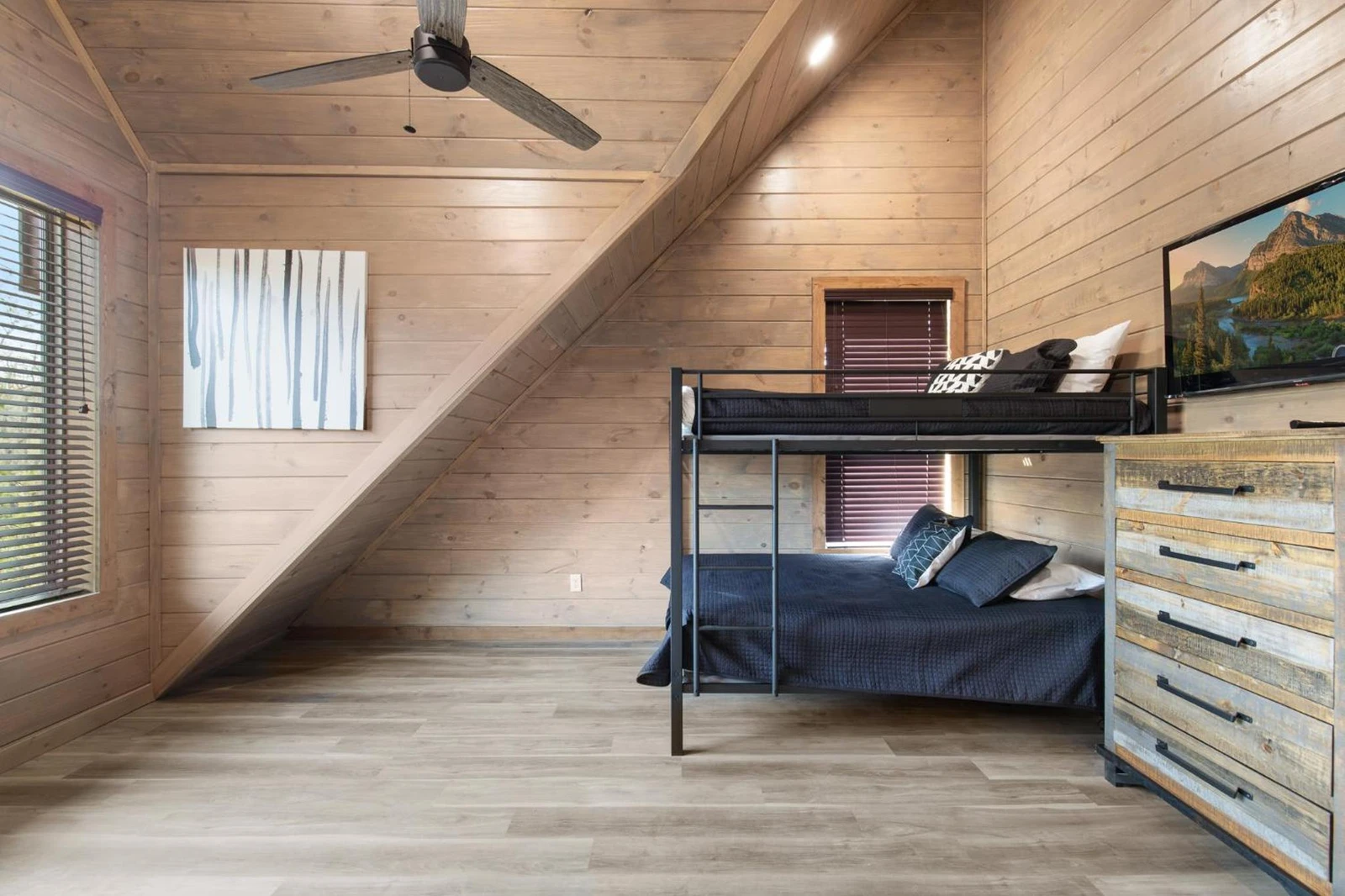 Property image, Interior, of Smoky Poolside Chalet
