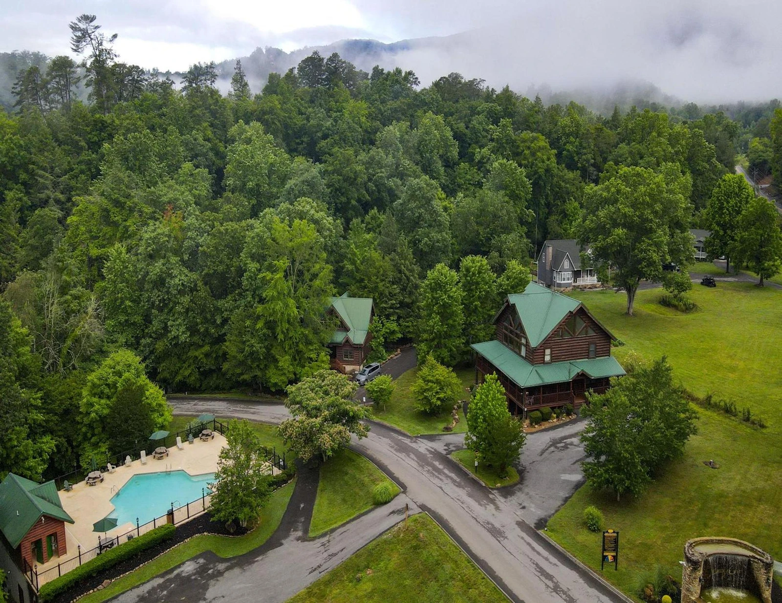 Property image, Interior, of Smoky Poolside Chalet