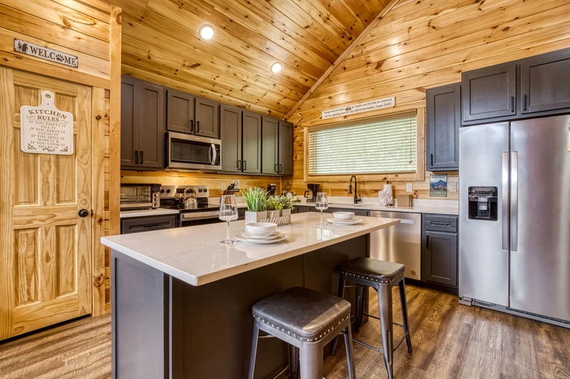 Mountain Memories kitchen island and fully furnished kitchen