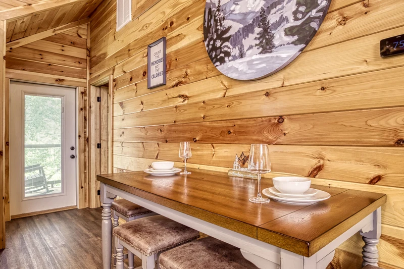 Mountain Memories dining area