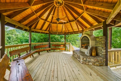 Evergreen Majesty Lodge