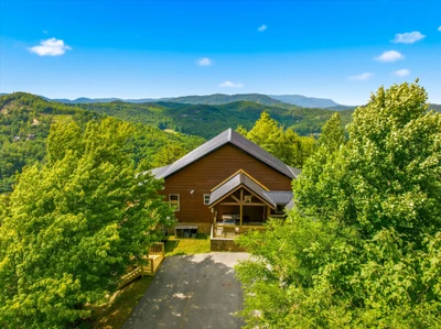 Evergreen Majesty Lodge