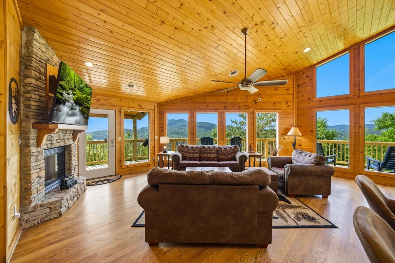 Evergreen Majesty Lodge