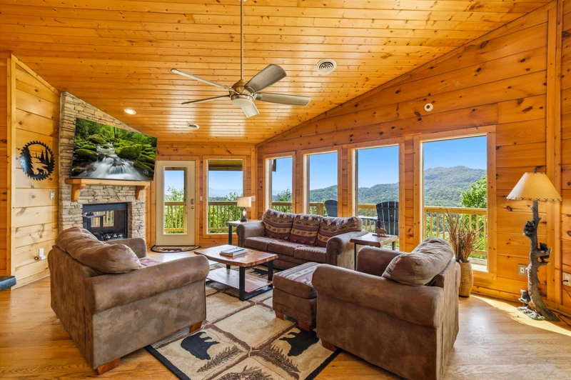 Evergreen Majesty Lodge