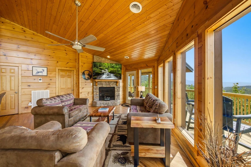 Evergreen Majesty Lodge