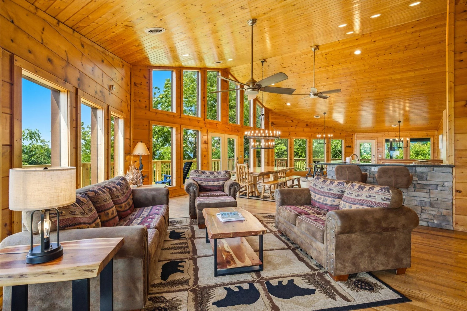 Evergreen Majesty Lodge