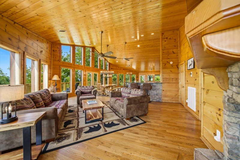 Evergreen Majesty Lodge