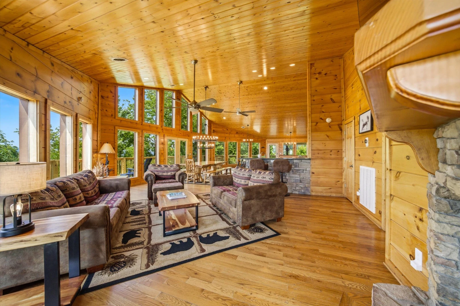 Evergreen Majesty Lodge