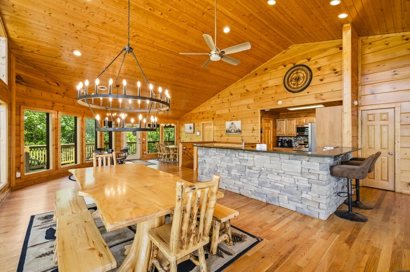 Evergreen Majesty Lodge