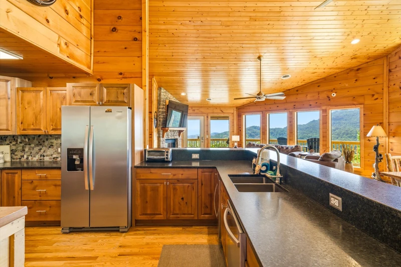 Evergreen Majesty Lodge