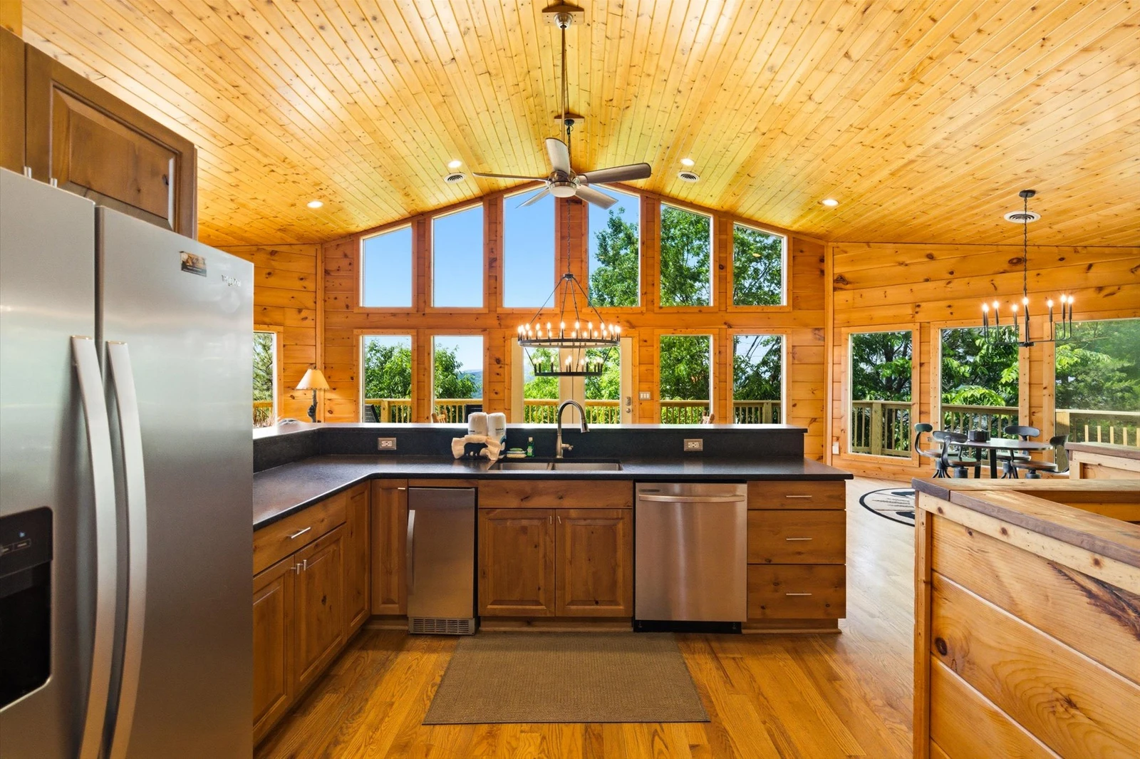 Evergreen Majesty Lodge