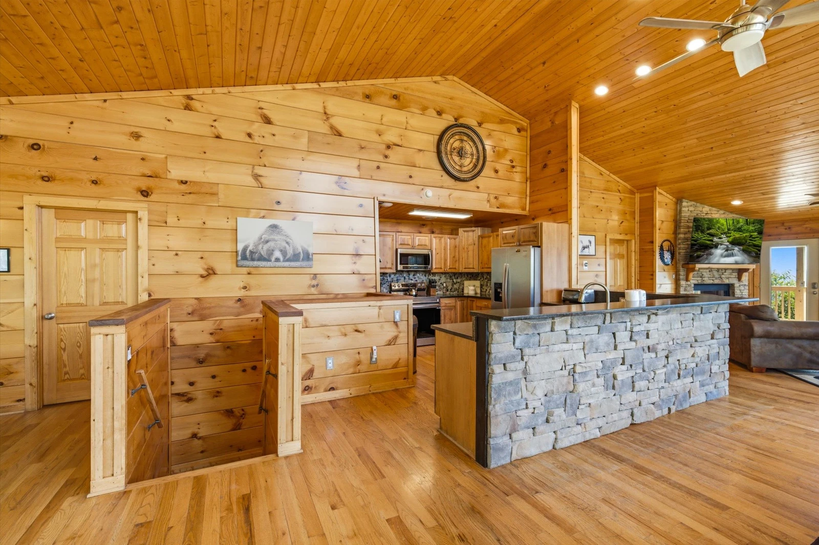 Evergreen Majesty Lodge