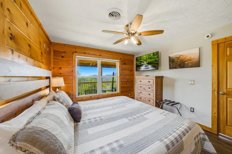 Evergreen Majesty Lodge