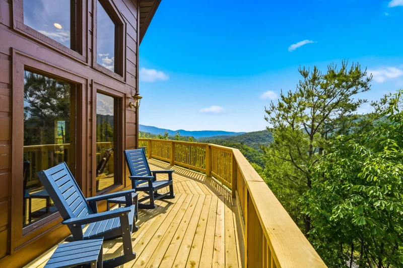 Evergreen Majesty Lodge