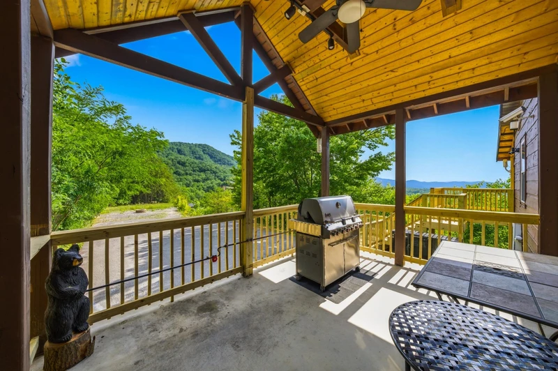 Evergreen Majesty Lodge