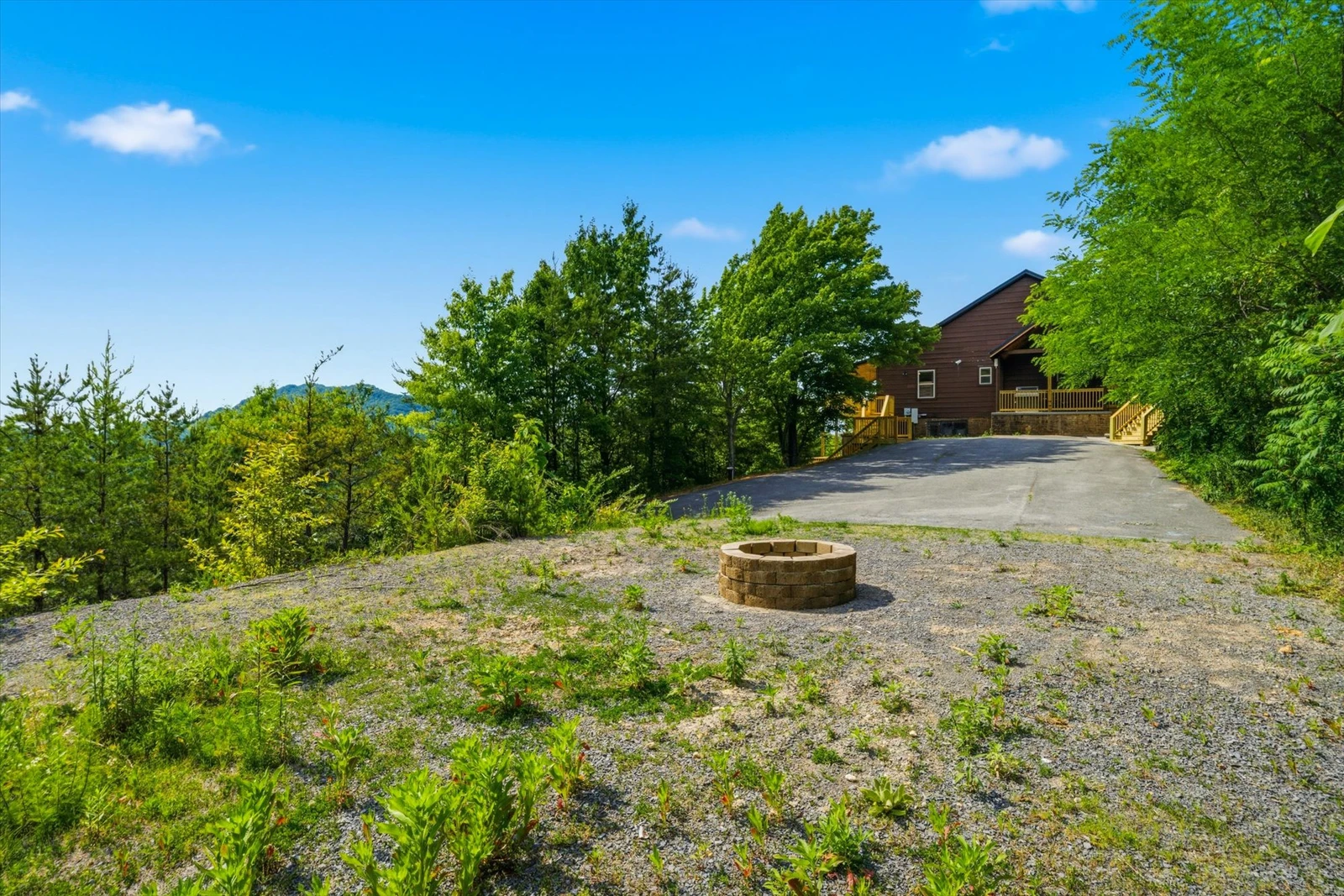 Evergreen Majesty Lodge