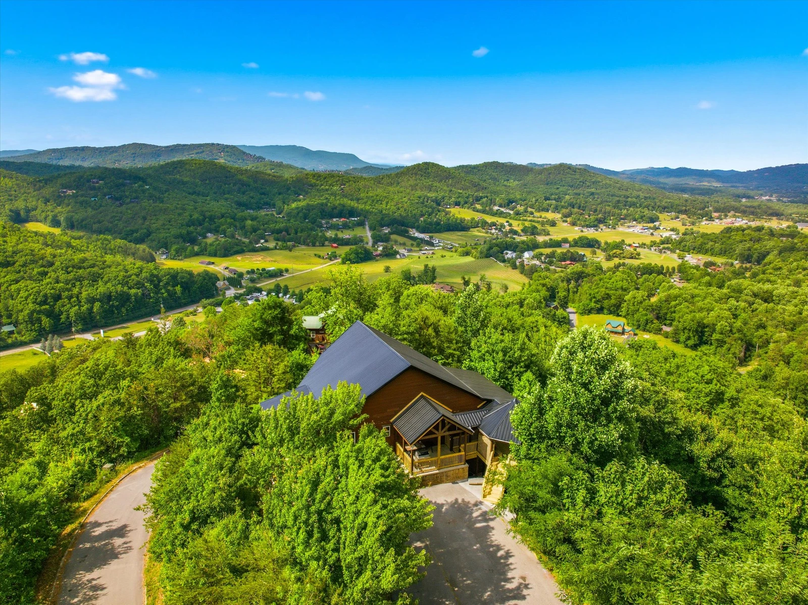 Evergreen Majesty Lodge