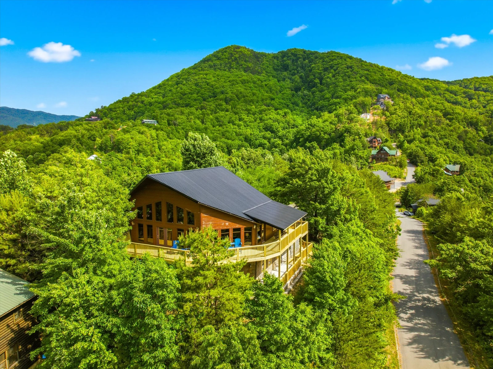 Evergreen Majesty Lodge