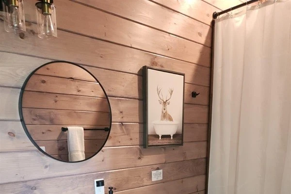 Bathroom 3: En suite full bathroom with double vanity & walk in shower